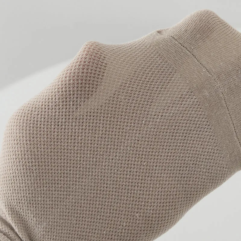 Men's solid colour polyester boat socks in low-cut design for sports activities
