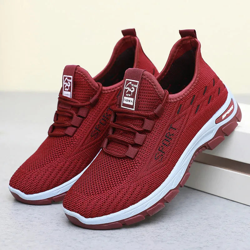 Casual low-top sneakers with round toe and soft PVC sole, shown in available colour options.