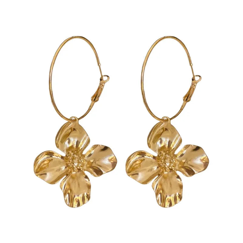 Geometric flower metal earrings in gold or silver electroplated finish with vintage design