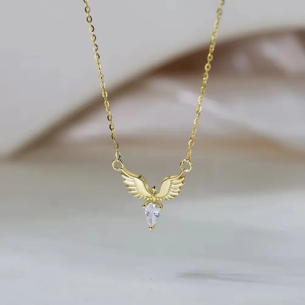 Eagle pendant on a 925 silver O-ring chain necklace with adjustable length.