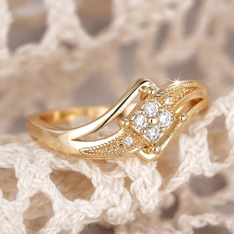 Women's copper diamond ring with micro inlaid zircon geometric design in yellow gold colour