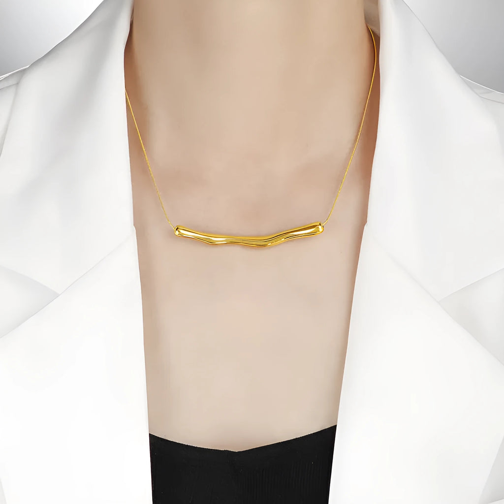 Irregular pleated titanium steel necklace for women in gold or steel electroplated finish