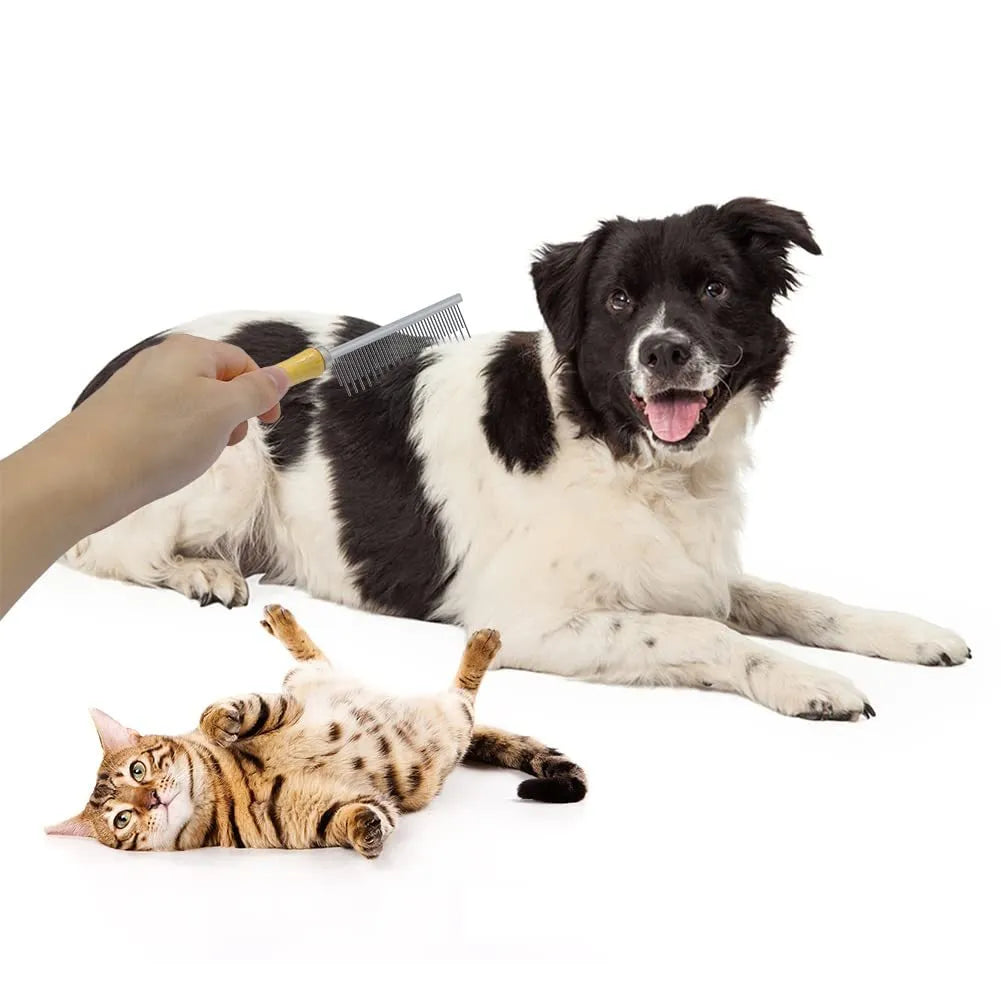 Wooden handle pet grooming comb with rounded needles for dogs and cats