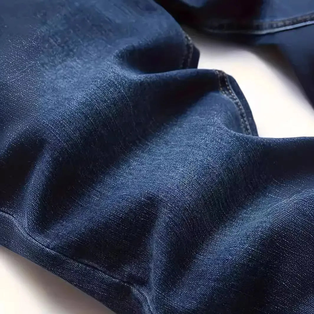 Men's dark blue slim fit casual jeans with skinny leg street fashion styling
