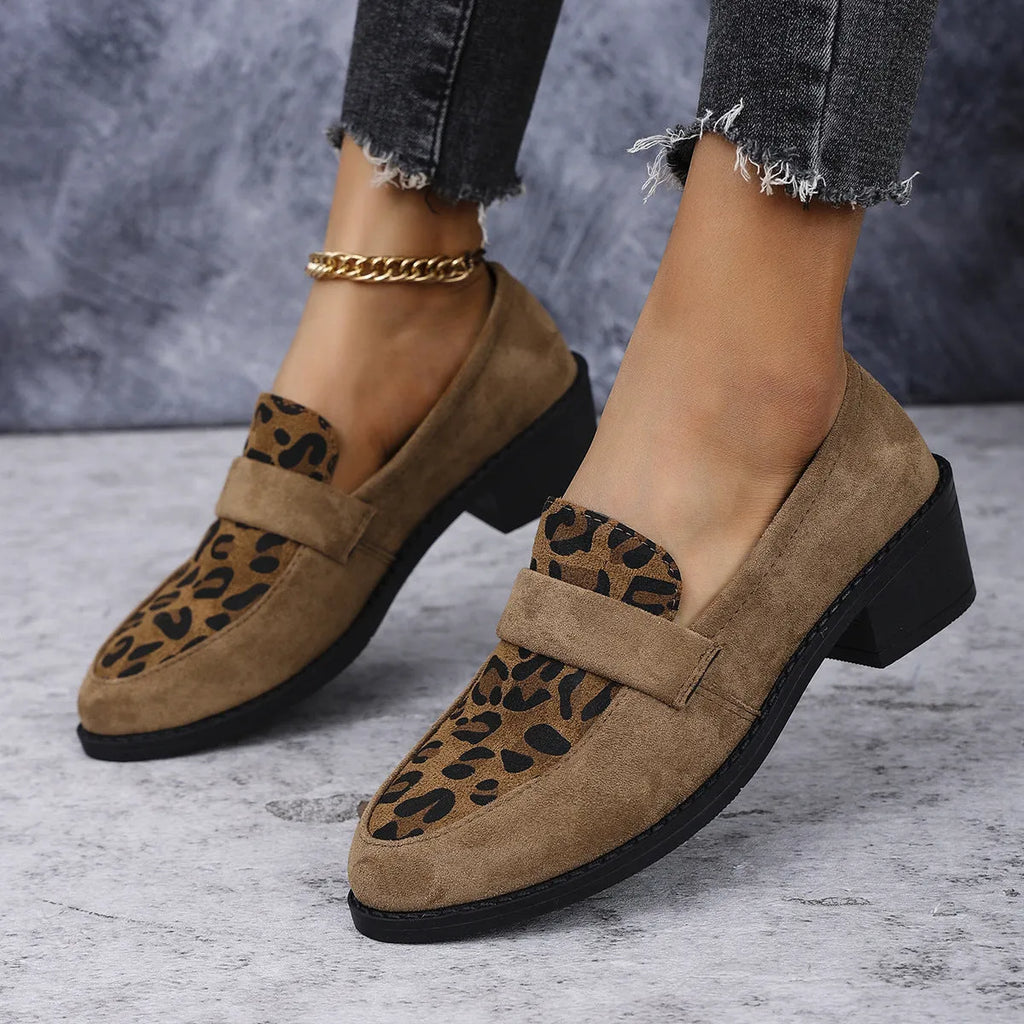 Leopard print suede slip-on pumps with chunky mid-heel and pointed toe in brown colour