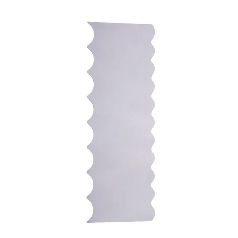 Stainless steel cream scraper with polygon patterns for cake decorating