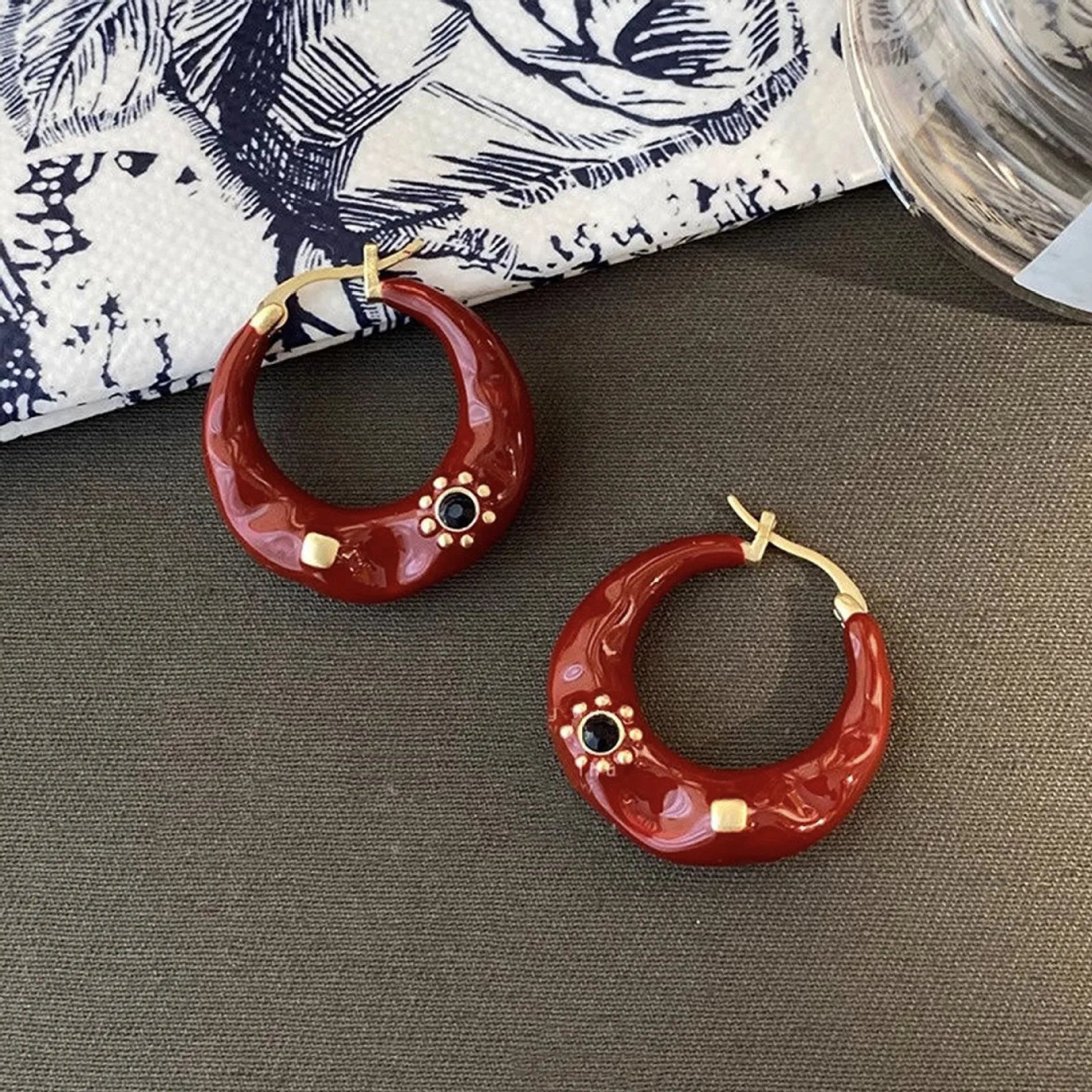 Retro Hong Kong style alloy ear studs with rhinestone inlay in black and red colour options