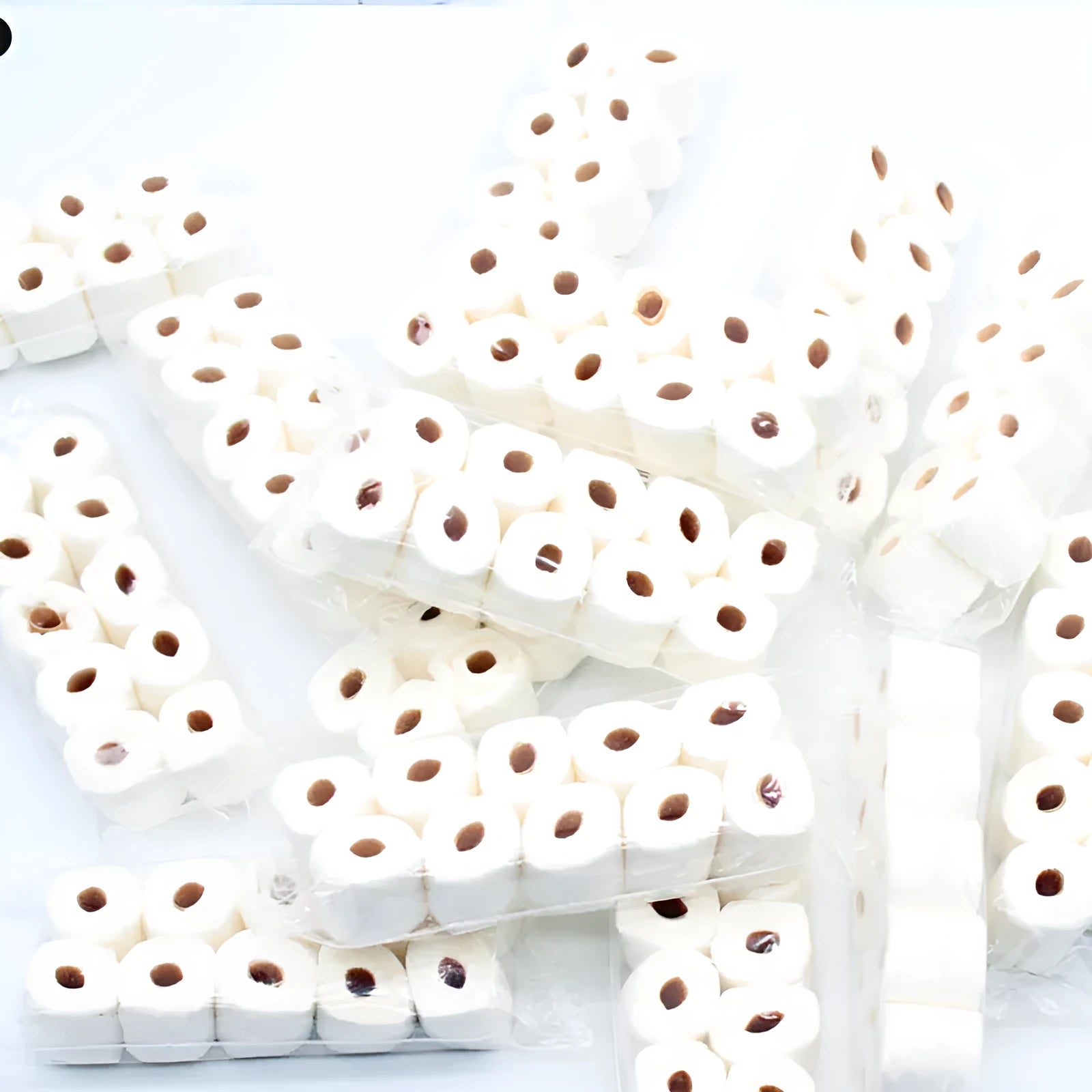 Simulated miniature tissue roll paper model for children’s roleplay toys