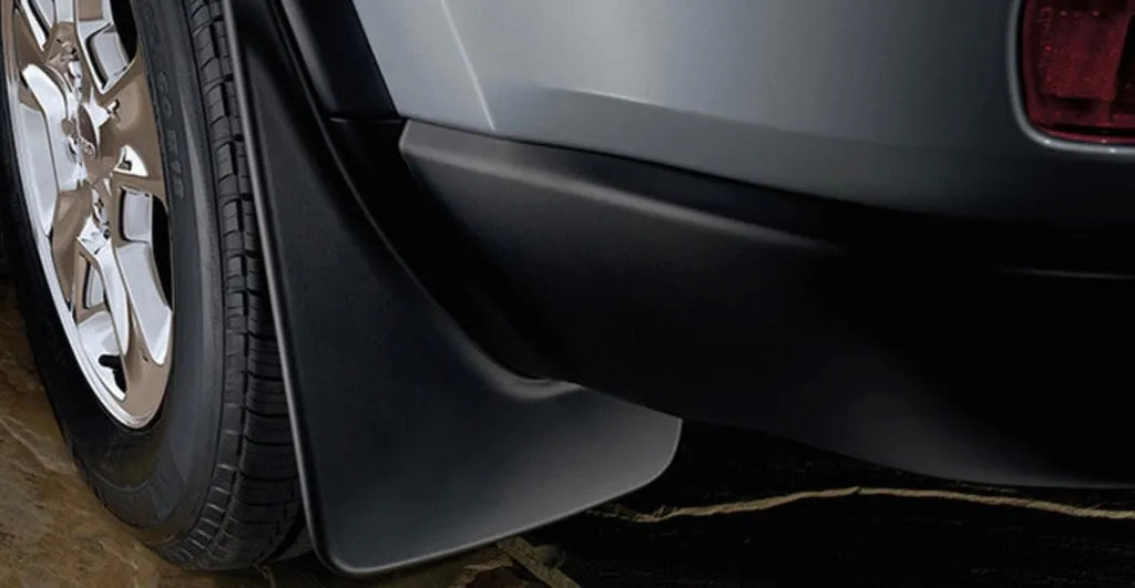 Black PP soft plastic rear mudguard set for Volkswagen Touareg, four pieces with screws and packaging box