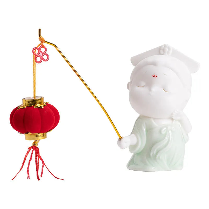 Ceramic court attendant decoration with Qingge and Yawu designs