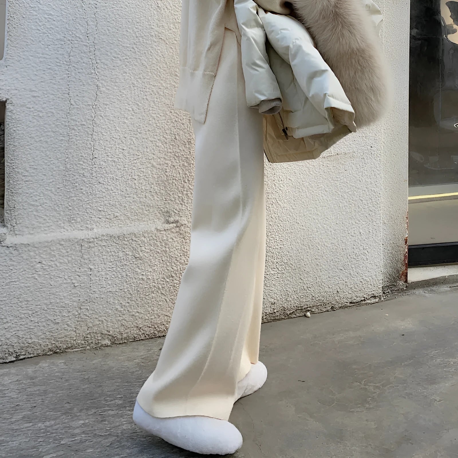 Women's knitted wide-leg trousers in super thick acrylic fabric, high waist design, available in four colours