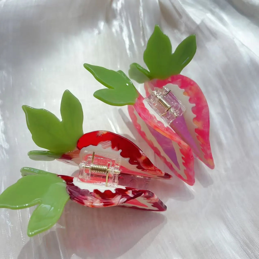 Handmade strawberry hairpin in pastoral style, available in red and pink colours for girls' hair accessories.