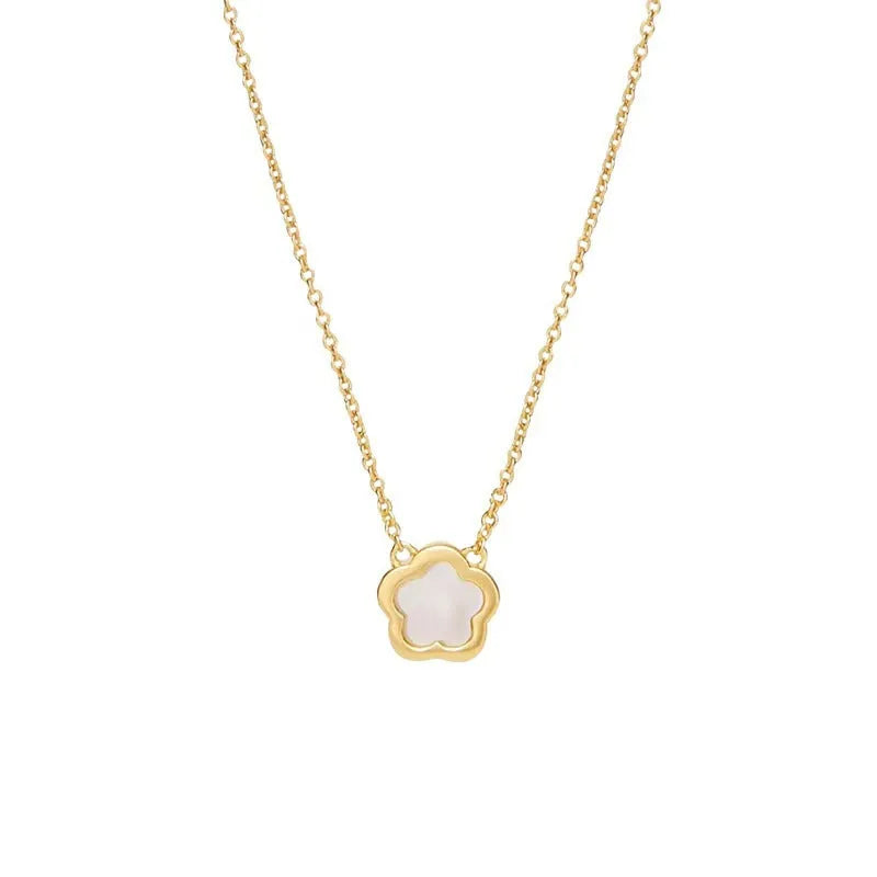 White mother shell flower necklace with natural shellfish pendant and copper chain