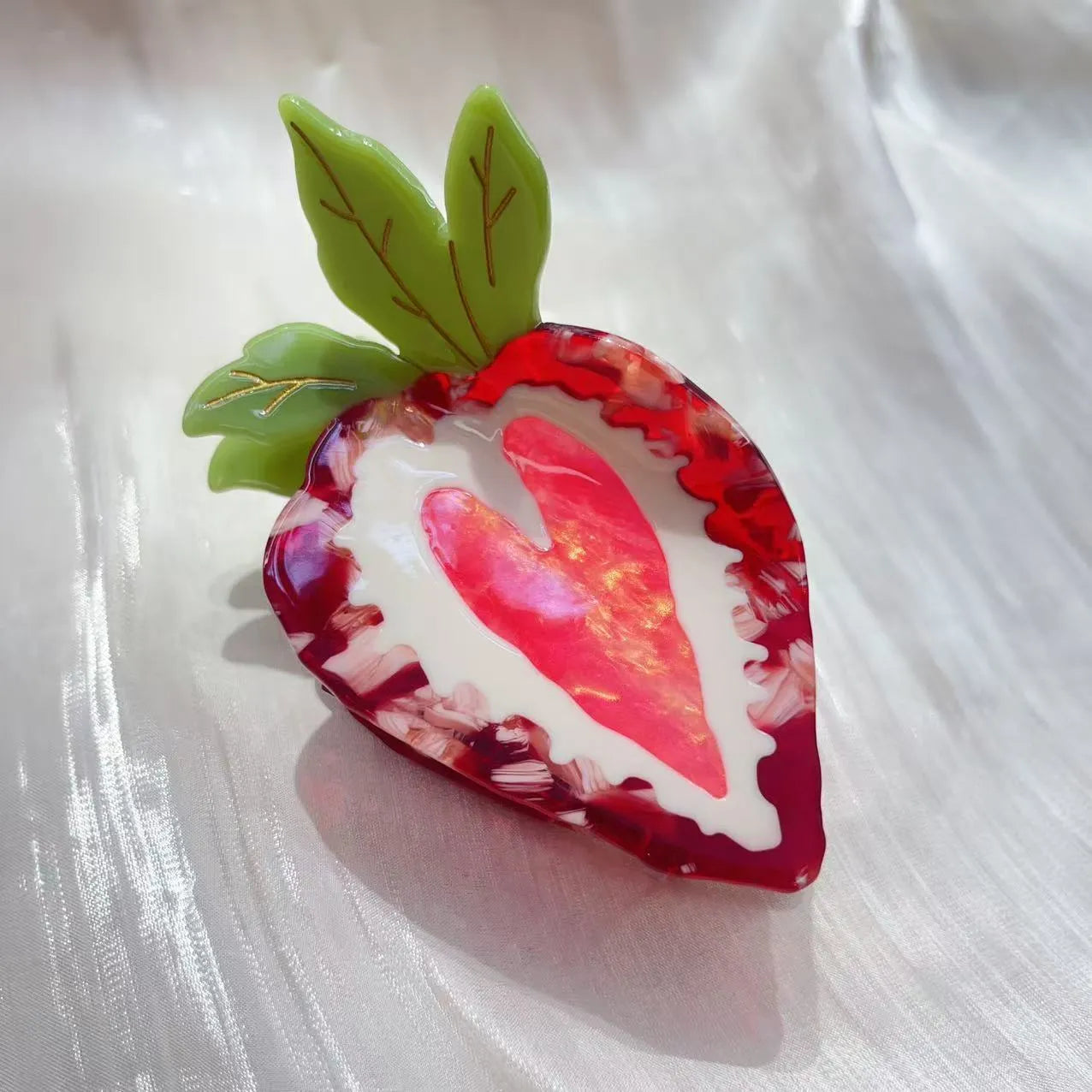Handmade strawberry hairpin in pastoral style, available in red and pink colours for girls' hair accessories.