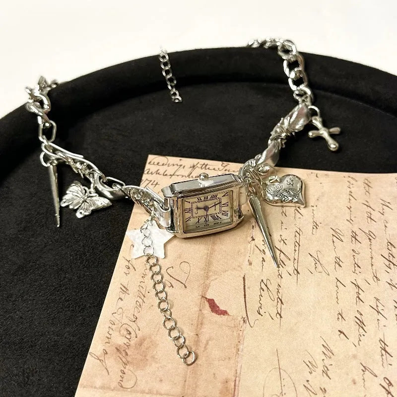 Dark style women's multi-layer clavicle necklace with adjustable hemp flower chain in alloy.