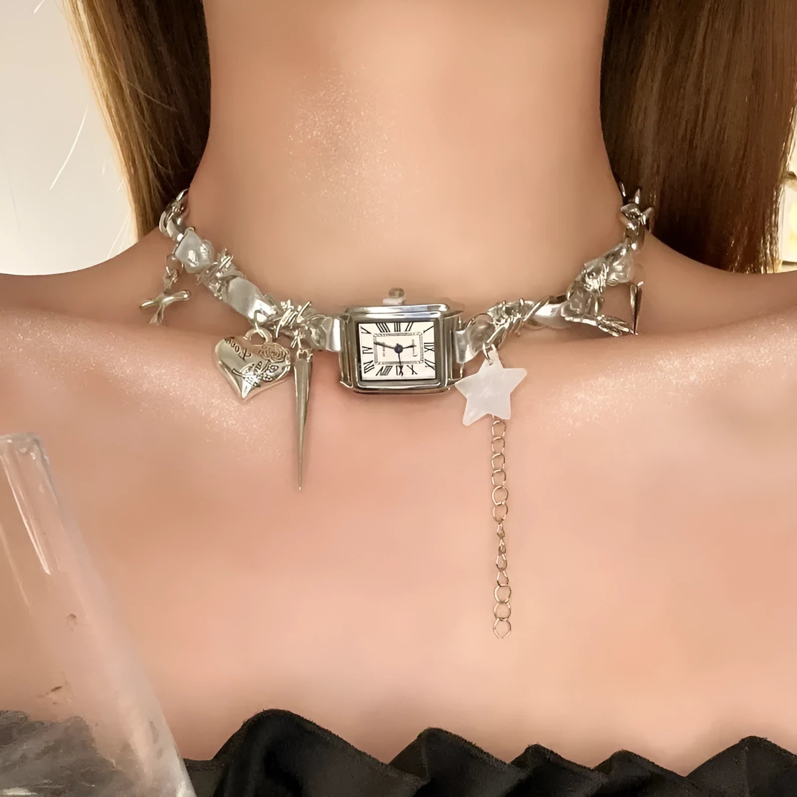 Dark style women's multi-layer clavicle necklace with adjustable hemp flower chain in alloy.