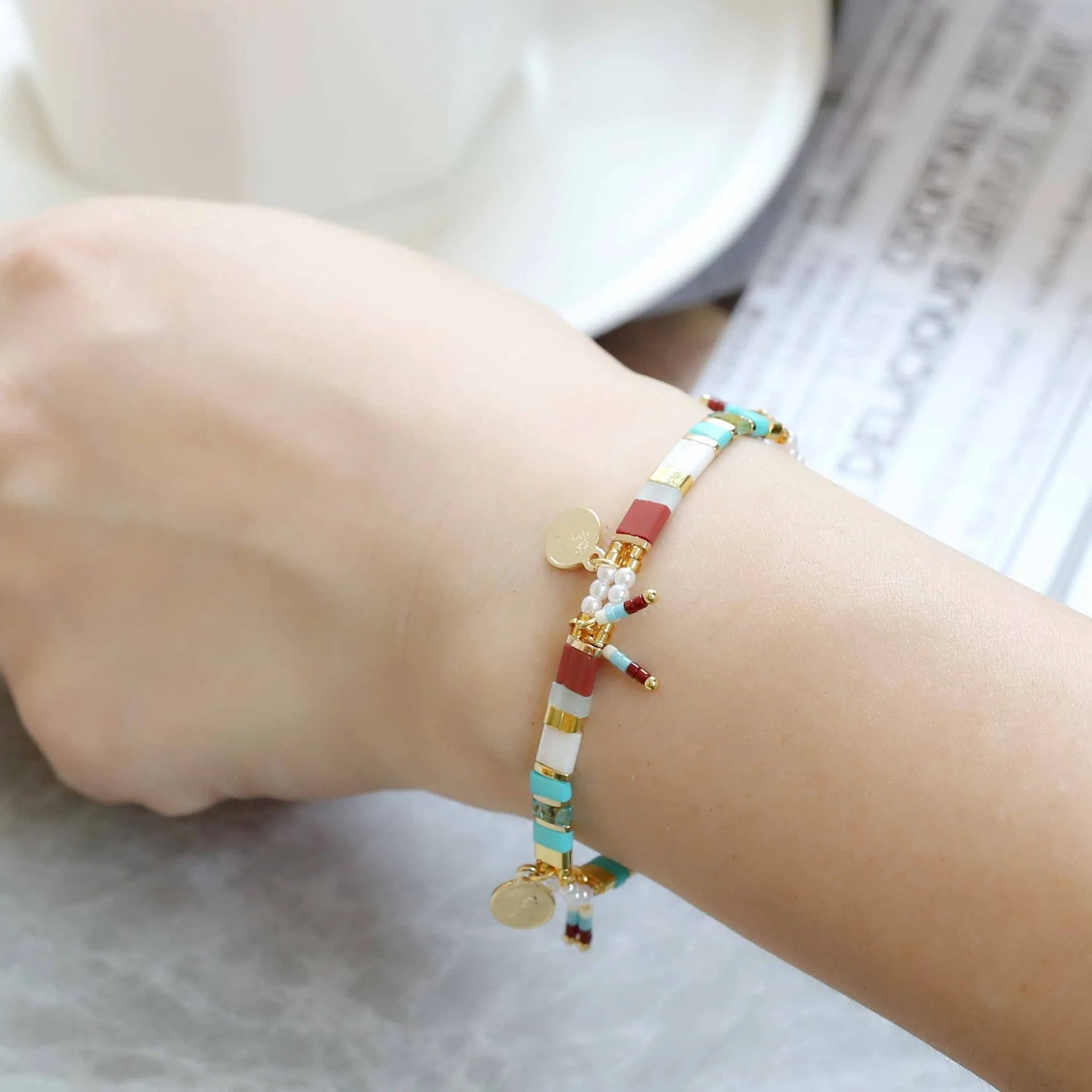 Women's handcrafted imitation pearl beaded bracelet in European-inspired design