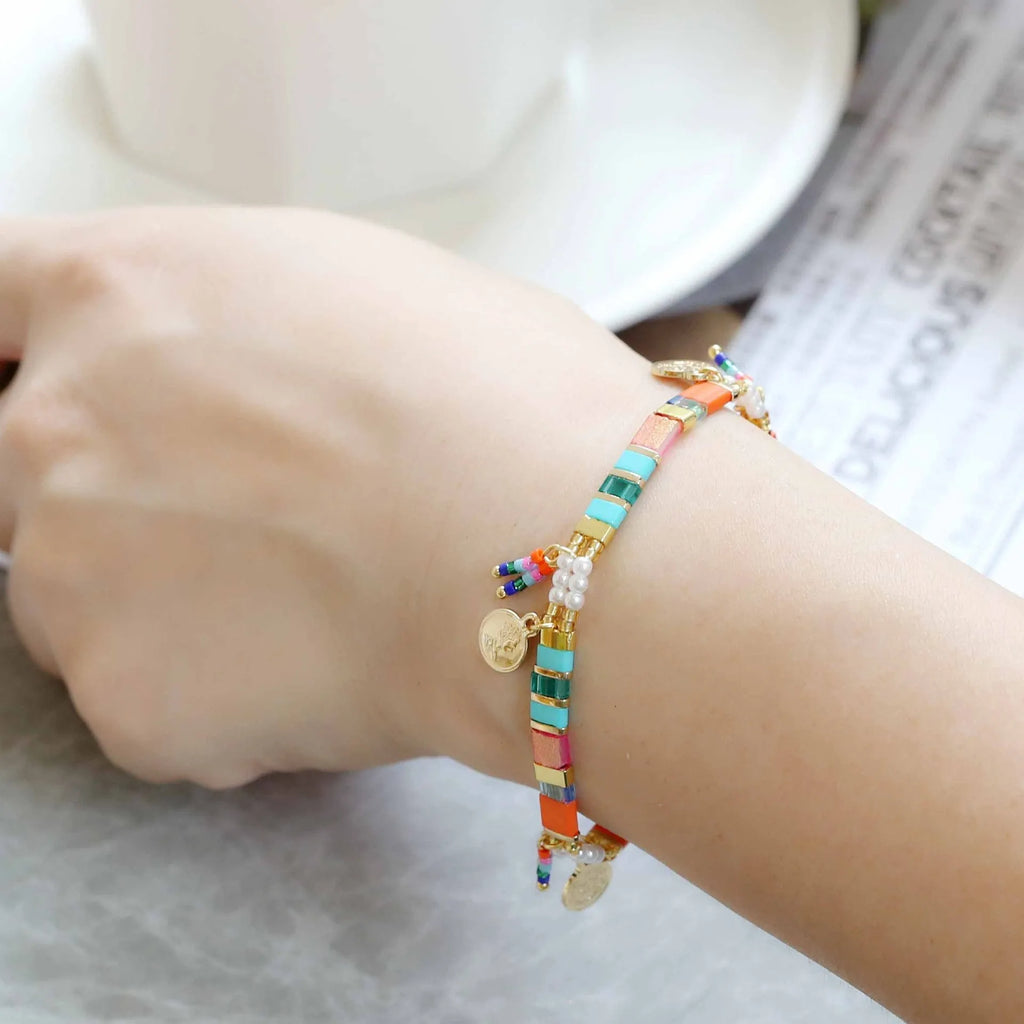 Women's handcrafted imitation pearl beaded bracelet in European-inspired design