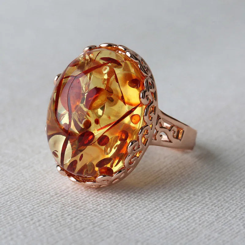 Unisex beeswax amber ring in New Amber Type A colour with retro ethnic style and alloy band