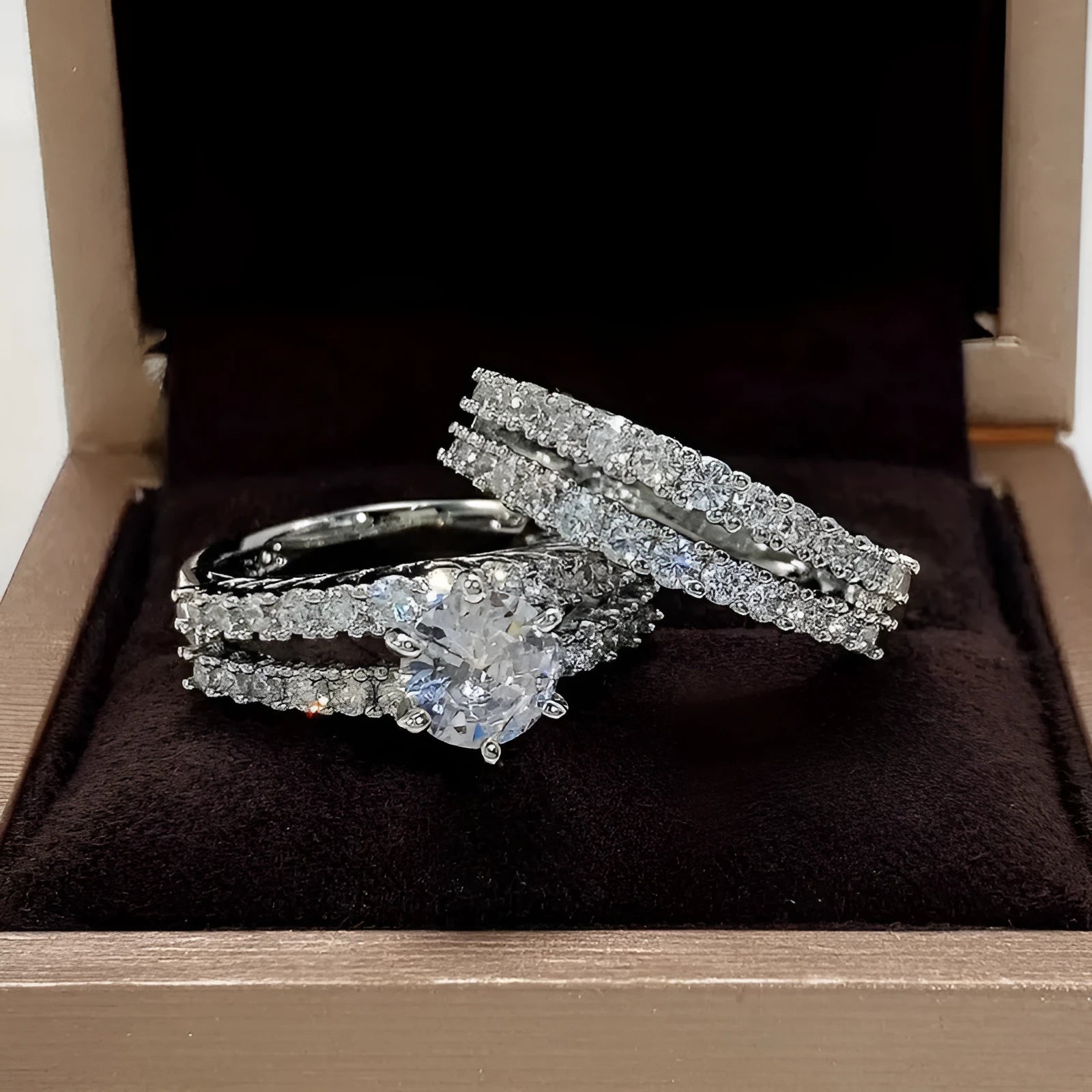 2-in-1 fully-jewelled women's fashion ring set in geometric shape with round elements
