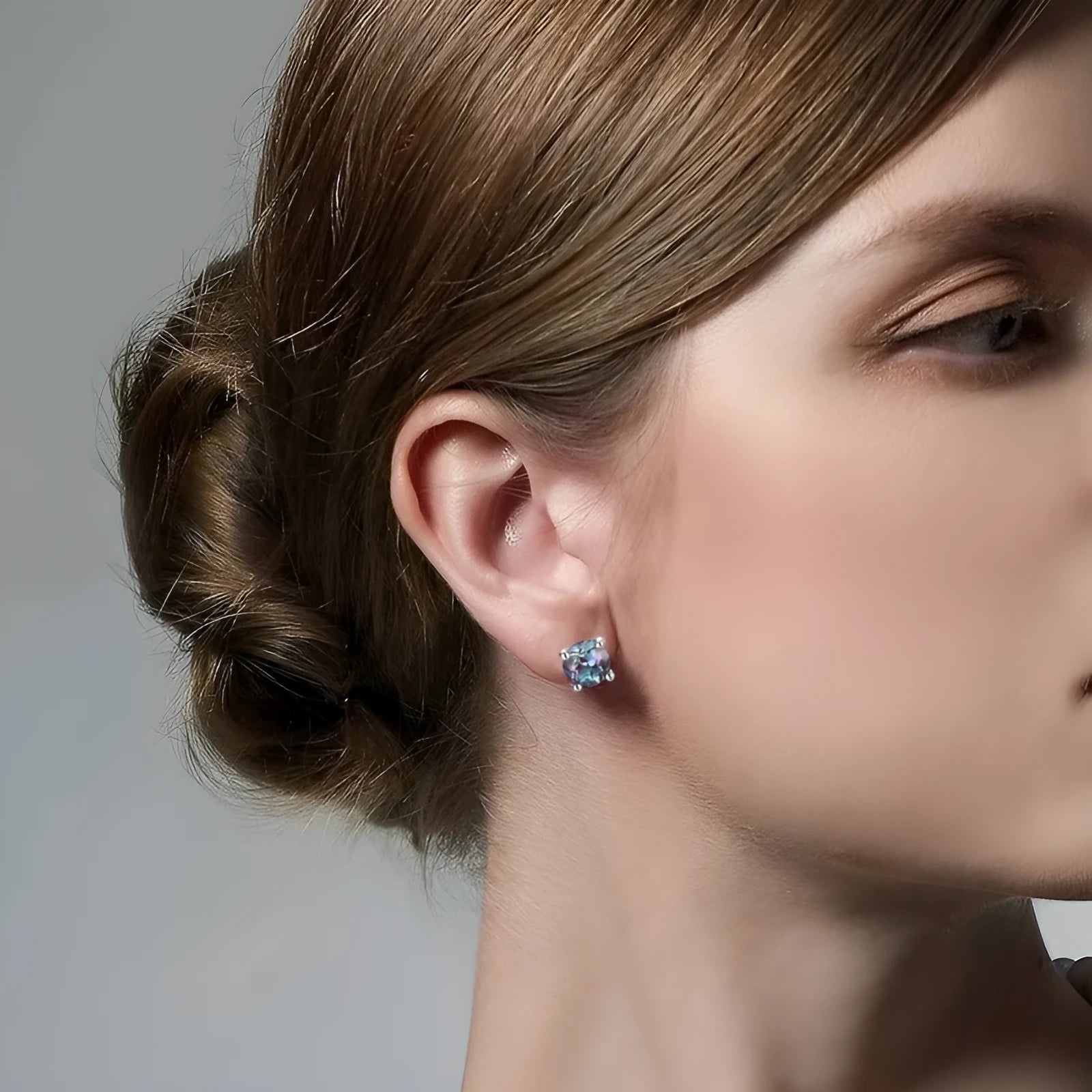 Women's sterling silver geometric ear studs with round design in cultivate Alexandrite colour