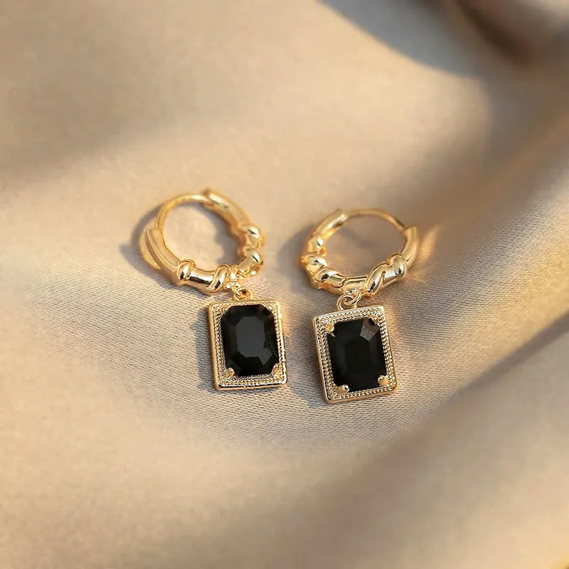 Black geometric quadrilateral copper earrings with a French Court retro design for women.