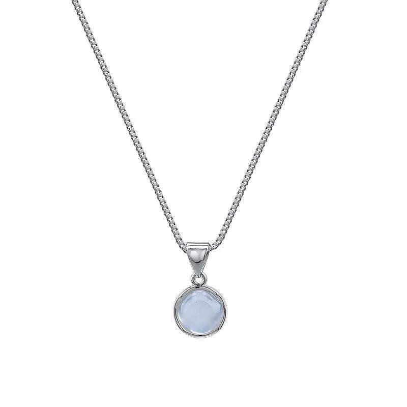 Women's Korean-style oval pendant necklace with eight-point star design on adjustable chain