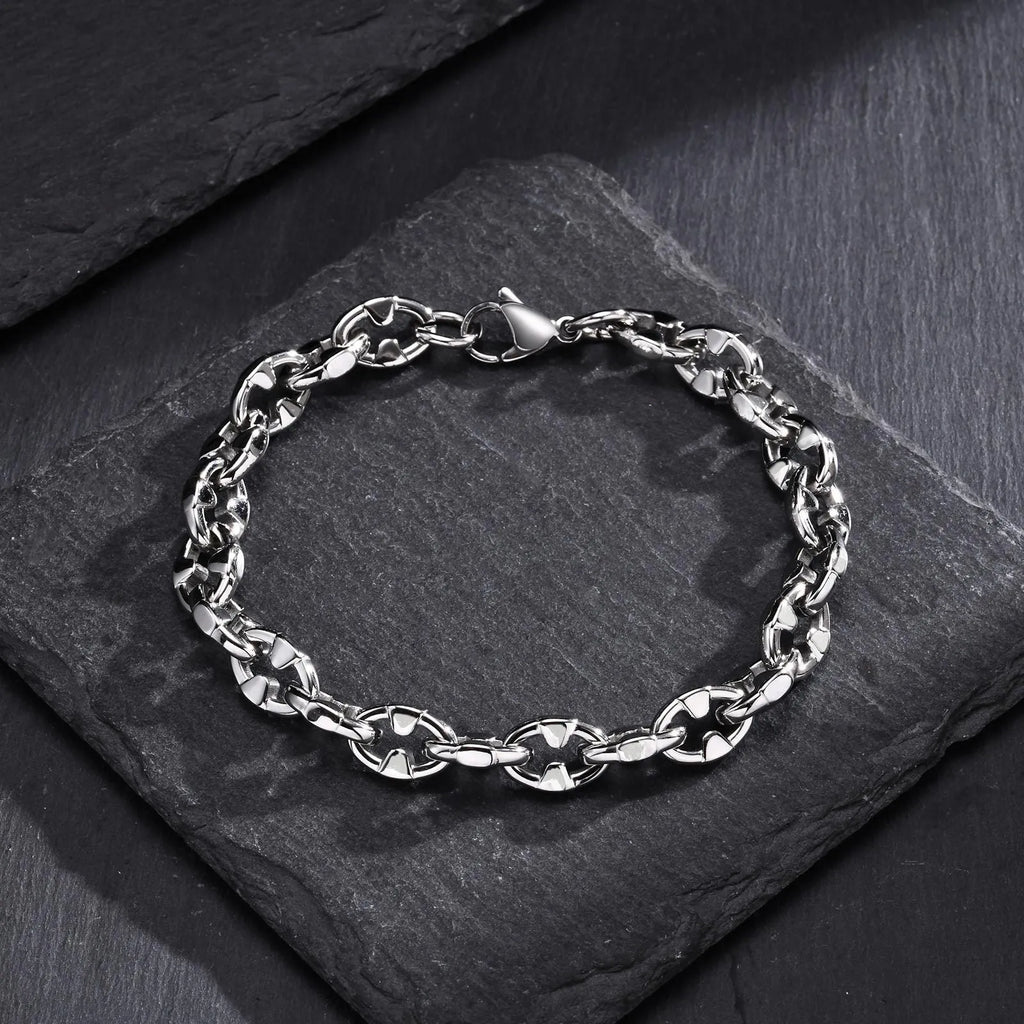 Thick geometric stainless steel chain bracelet for men in hip hop style.