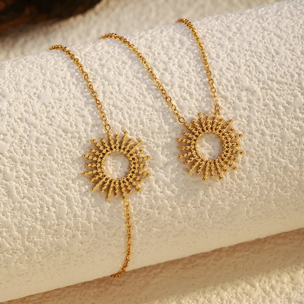 Sunflower jewellery set with geometric chain necklace and bracelet in 14K gold plating