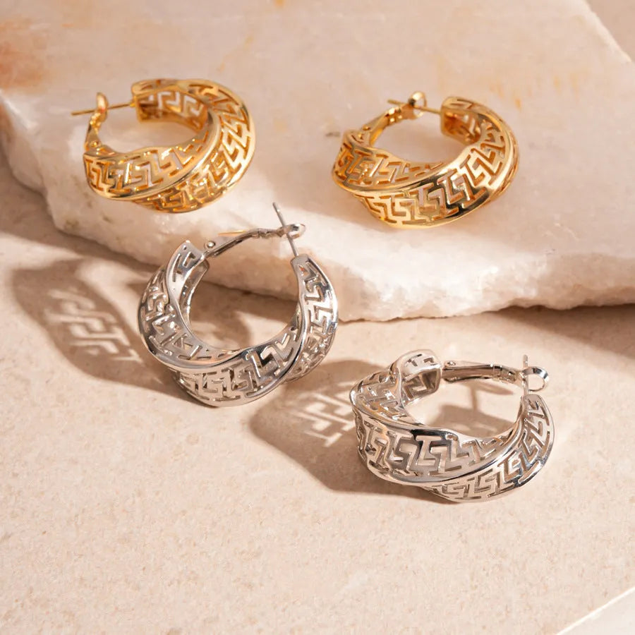 Twisted round geometric hollow stud earrings for women in gold or silver finish