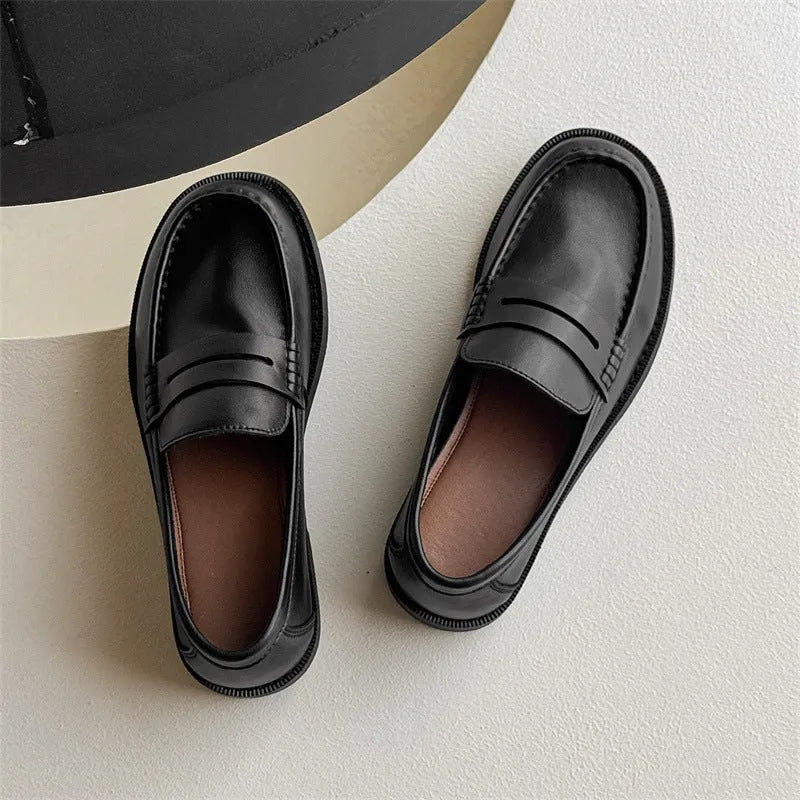 Men's slip-on casual shoes in retro business style available in four colours