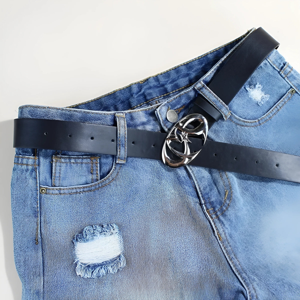 Men's silver buckle casual belt with PU leather strap and snap button closure