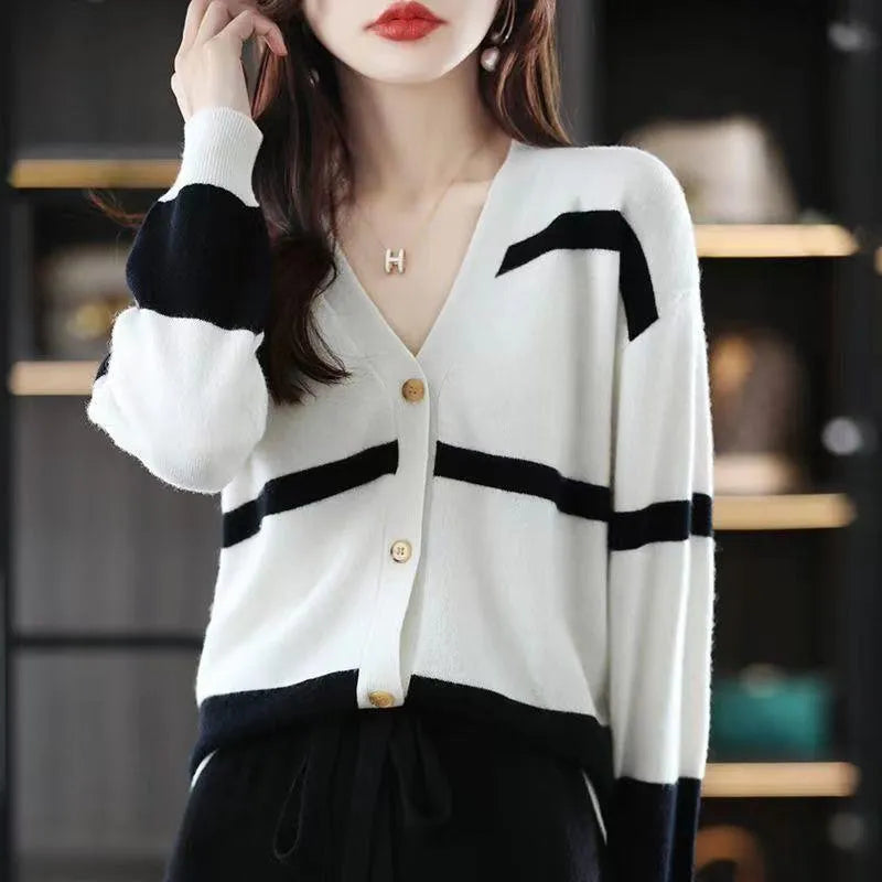 Women's striped knitted cardigan with 3D pattern, V-neck and button front in four colour options