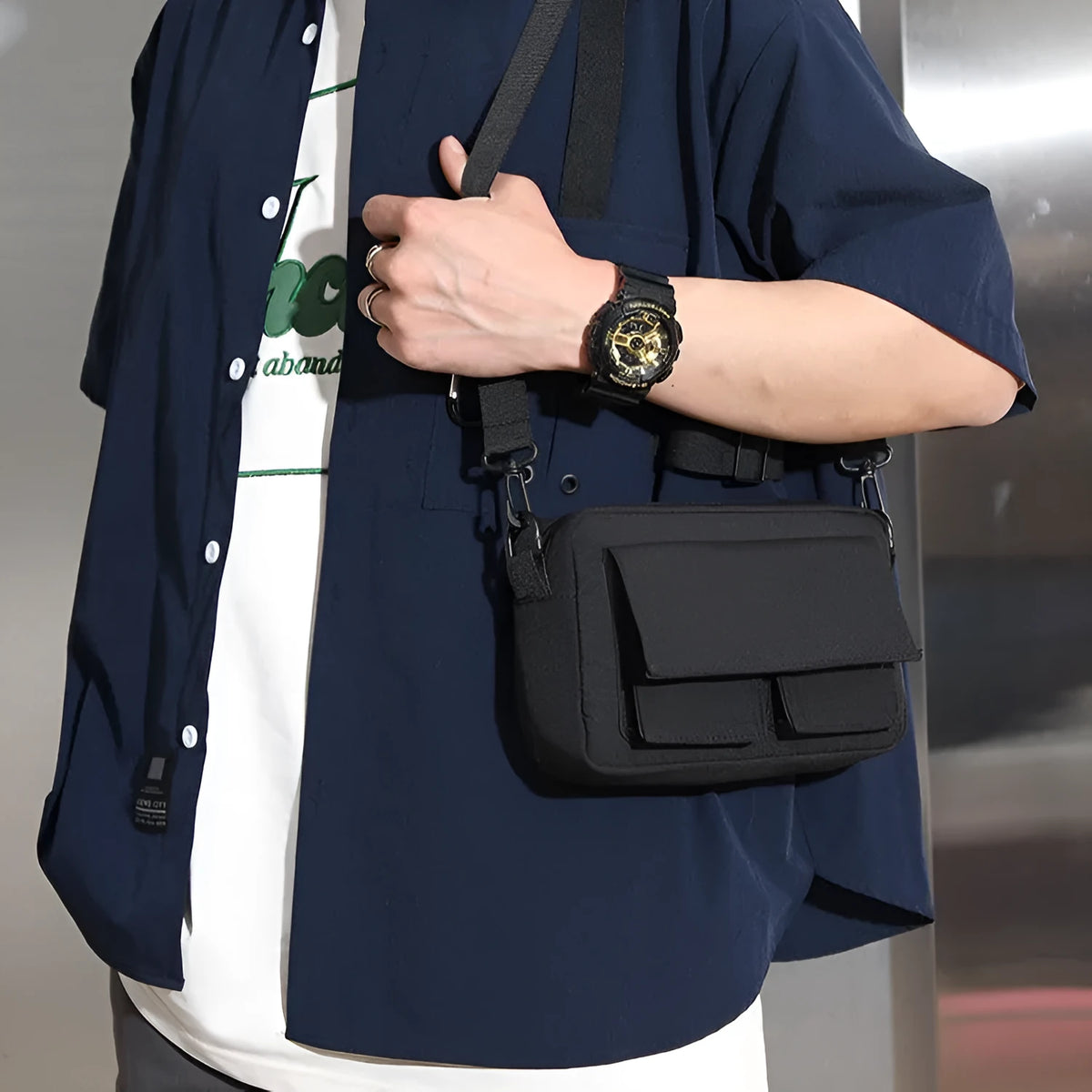 Men's black nylon ultra-light messenger shoulder bag for business travel and student leisure