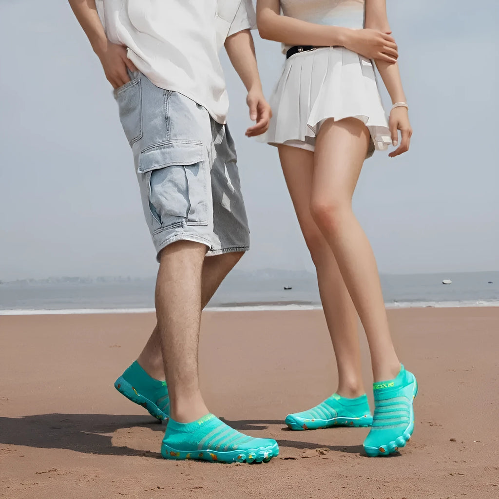 Flyknit camouflage water shoes with rubber sole and lace-up front, shown in multiple colour options.