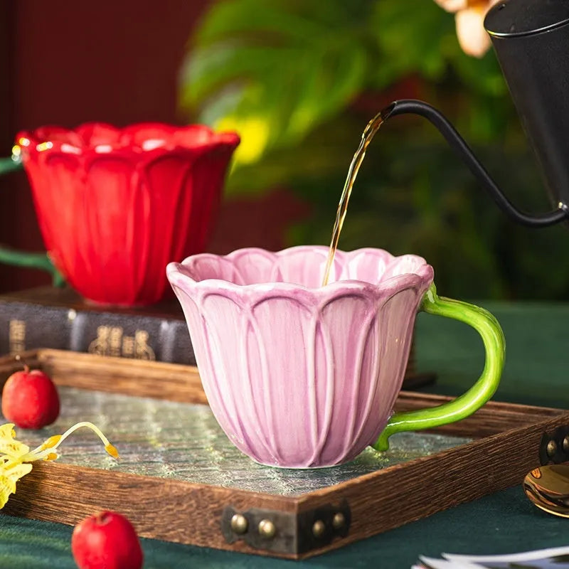 Ceramic breakfast cup with pastoral flower pattern in 500ml capacity