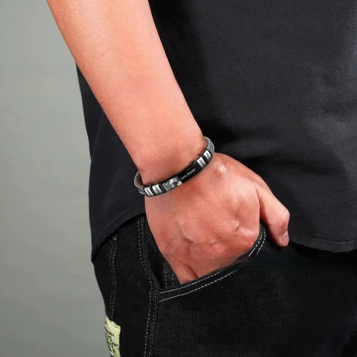 Titanium steel lettering bracelet with leather rope and heart-shaped design