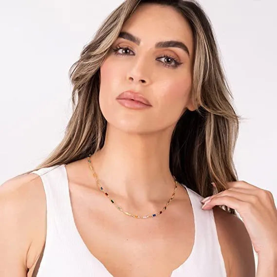Ladies alloy necklace with a glass geometry pendant on a 41-50cm chain, cold wind style.