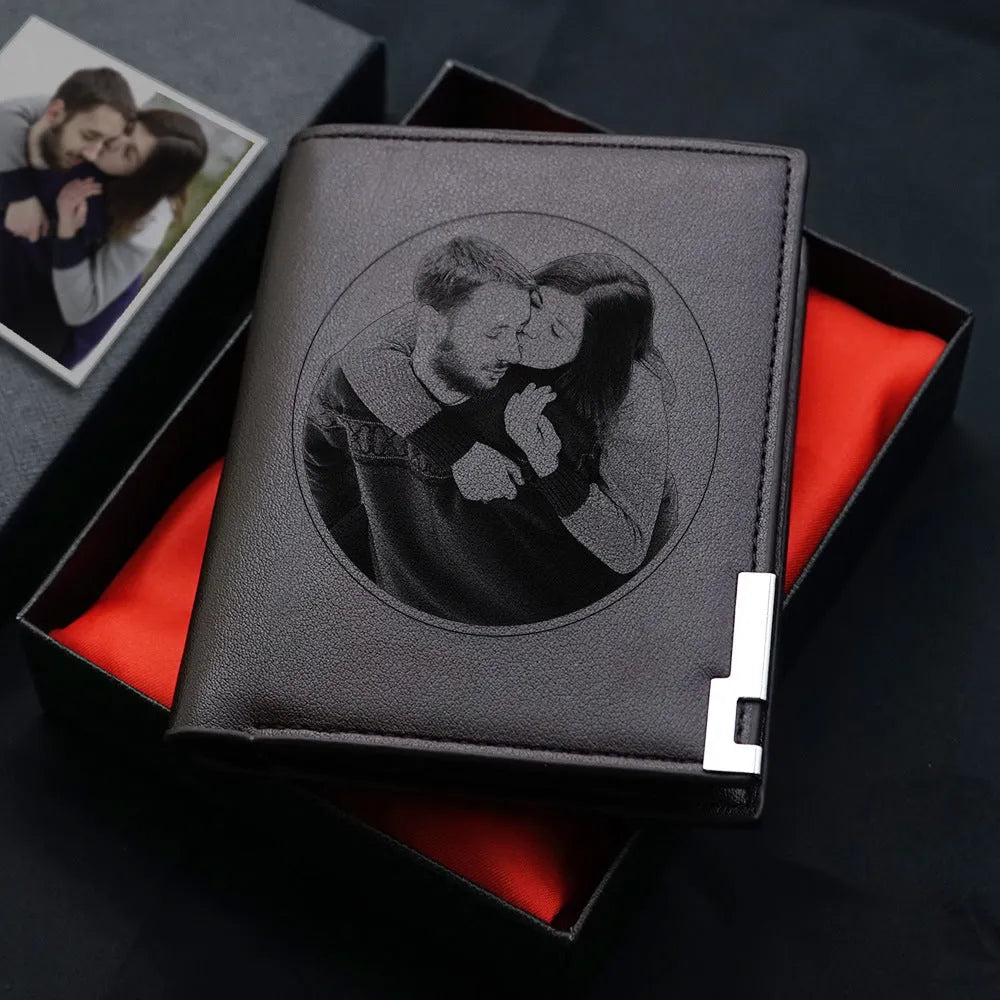 Men's leather wallet with a zip closure, presented as a gift.