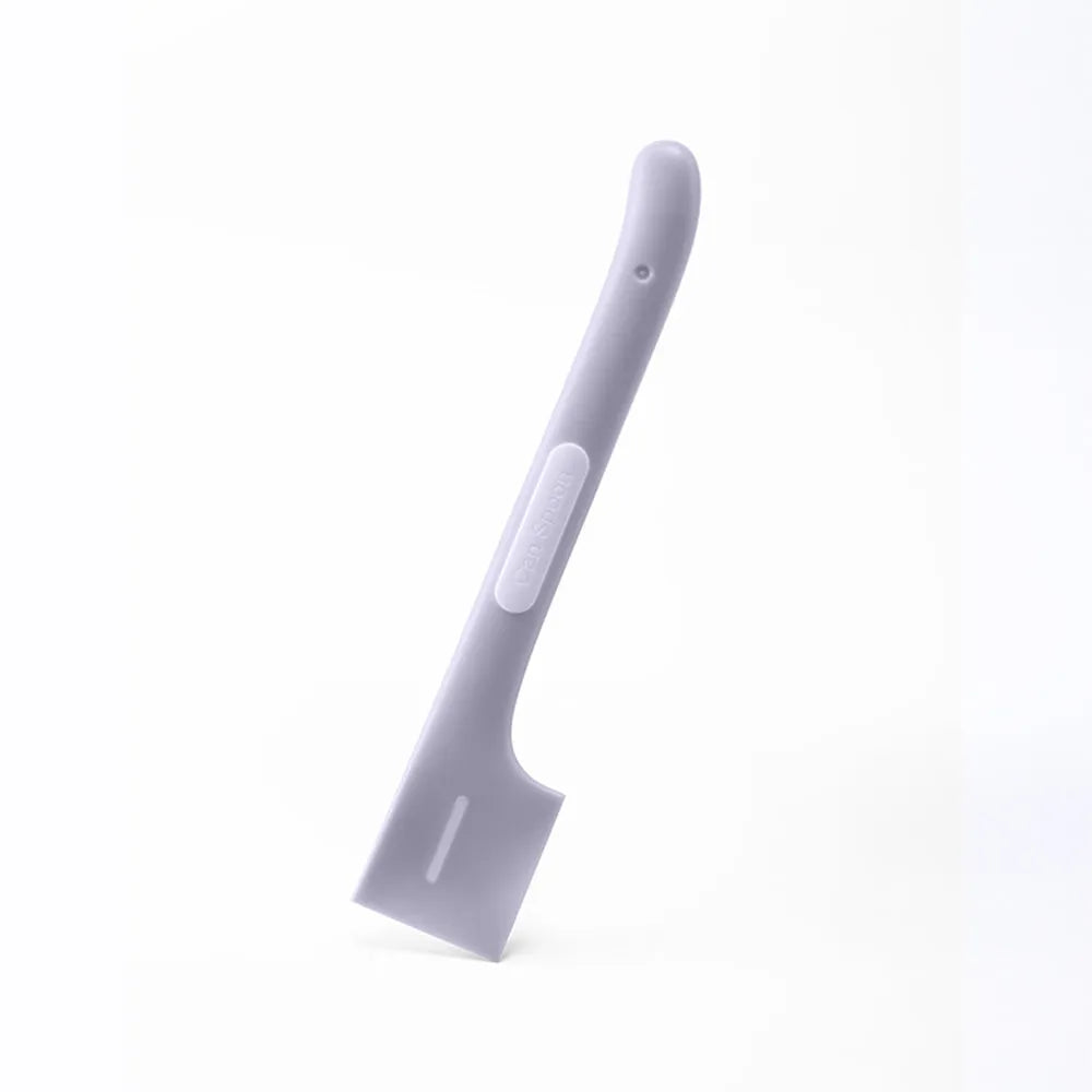 Green pet feeding spoon with long handle for canned cat and dog food