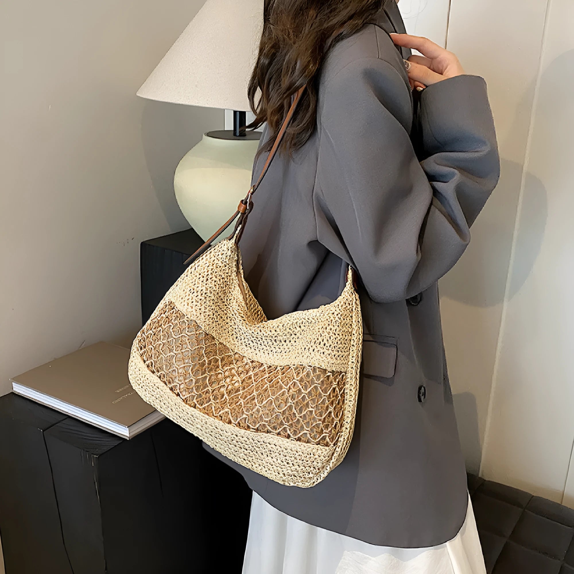 Women's casual straw cross body bag with horizontal square shape and sandwich pocket