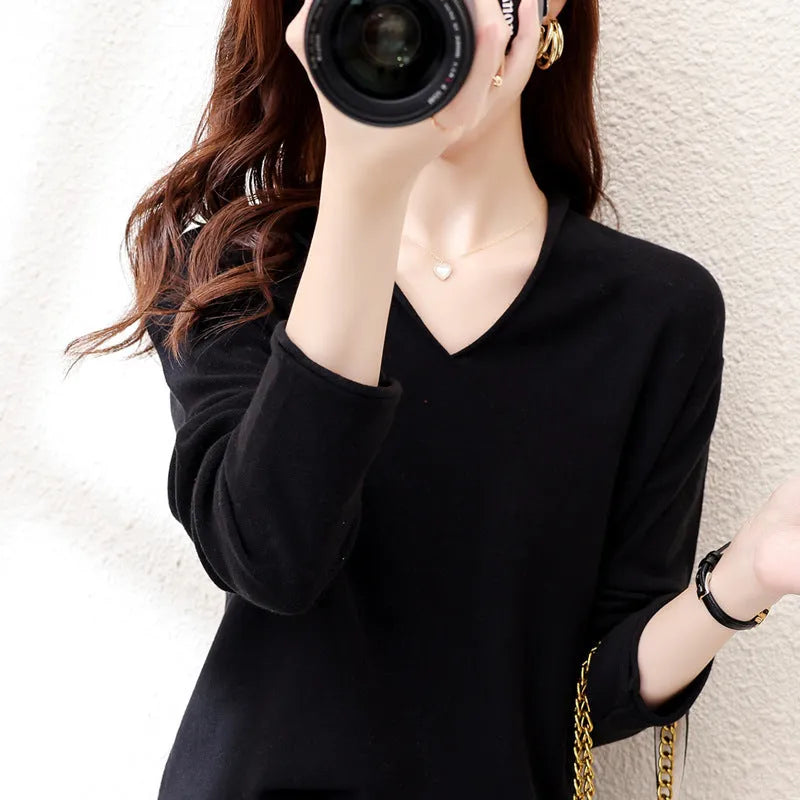 Women's long sleeve V-neck knitwear pullover top in a macaron colour