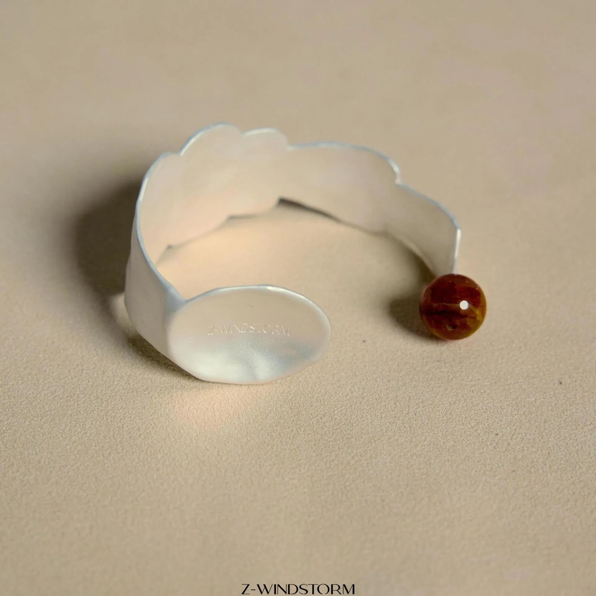 Alloy ring or bracelet with electroplated diamond-shaped decoration and small round spoon stewed pork design