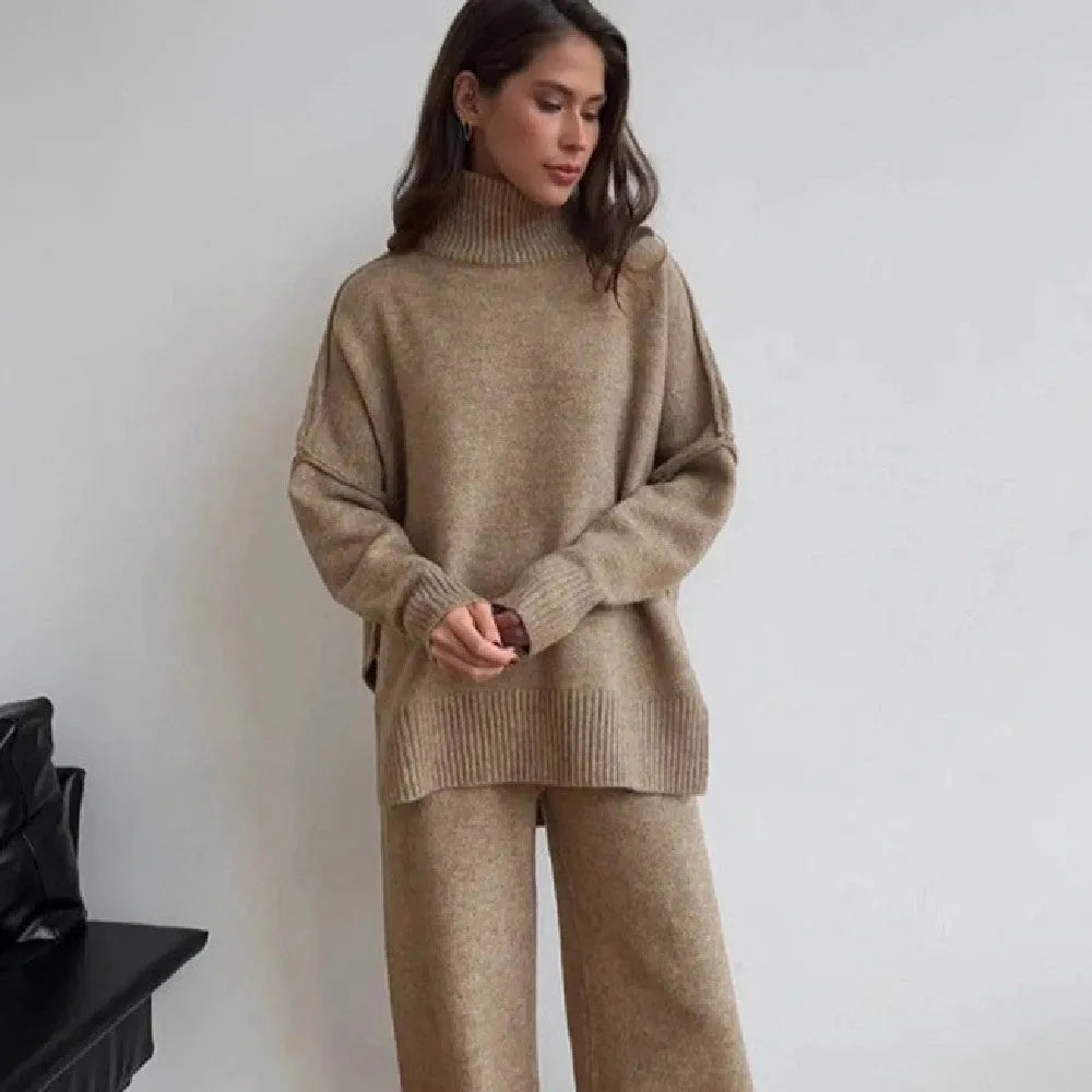 Women's acrylic sweater suit set with side-slit trousers in solid colour