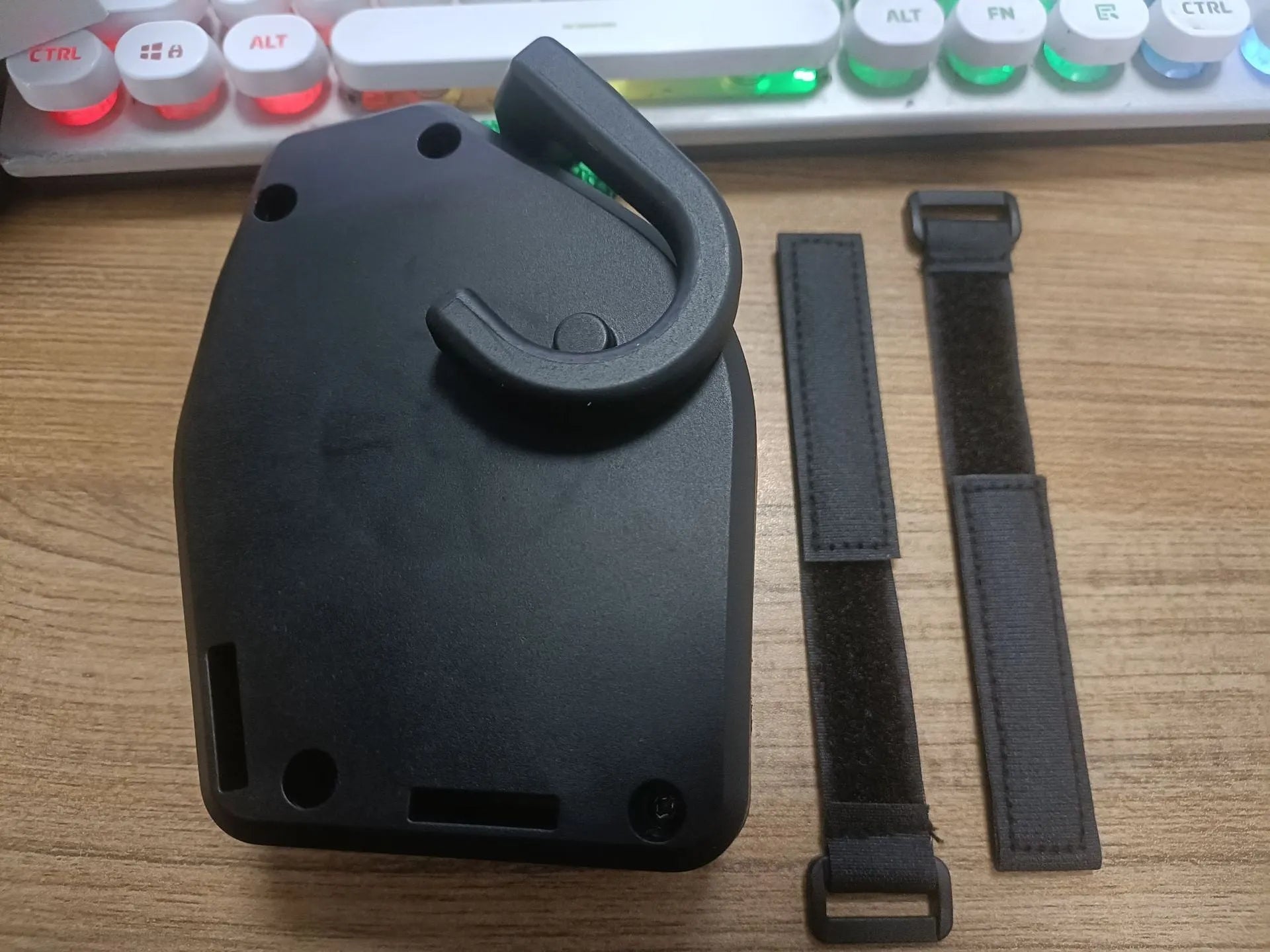 Black plastic and resin bicycle trailer rope for connecting child trailers to adult bikes