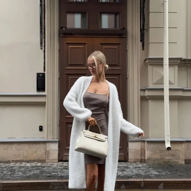 White long knit cardigan jacket with loose fit and 105cm length