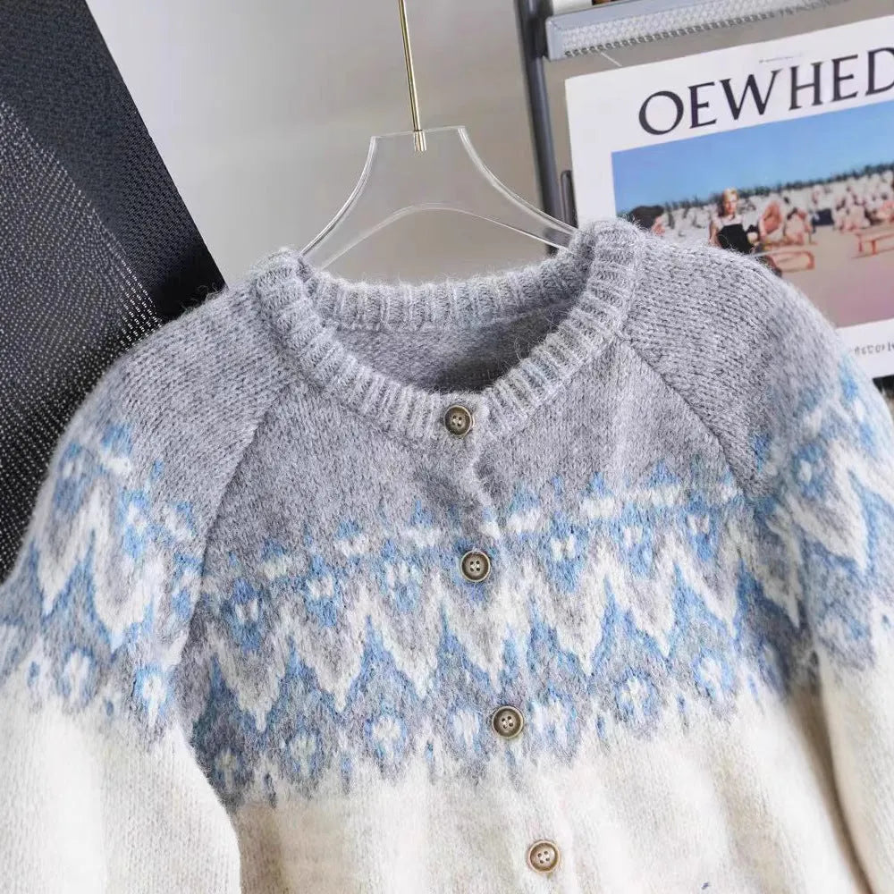 Women's contrast colour jacquard sweater coat in loose fit free size with regular long sleeves