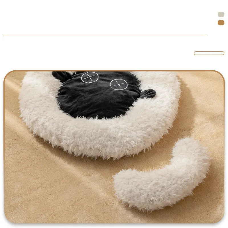 Round lamb fleece cat bed in winter warm plush design, machine washable, available in S M L