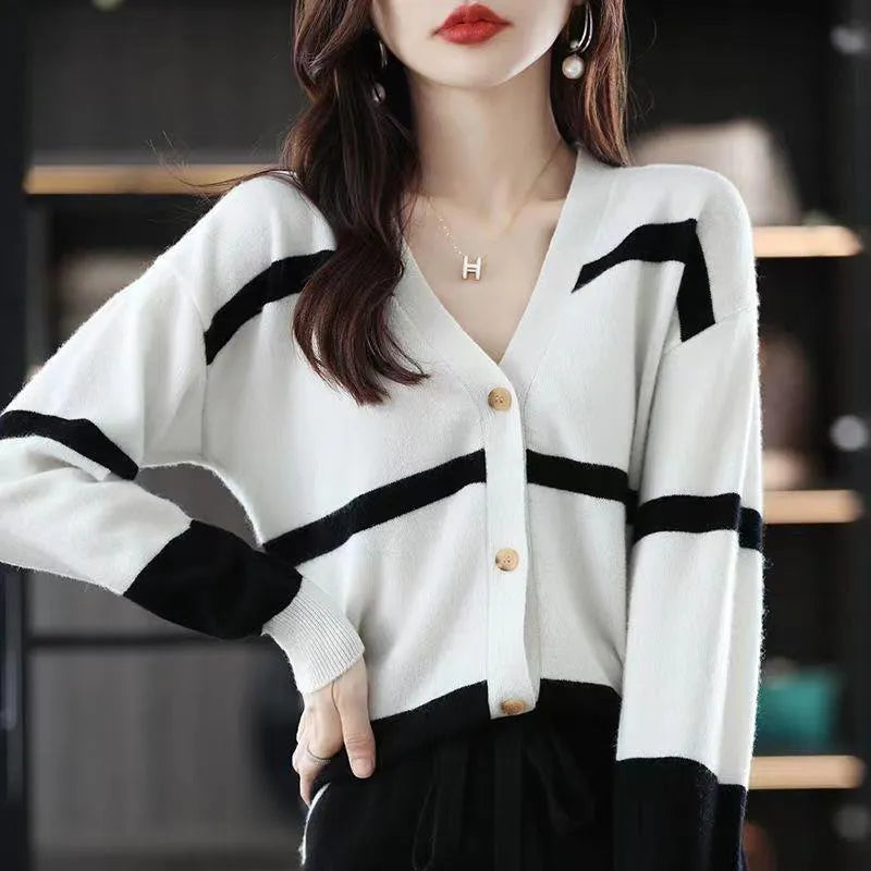 Women's striped knitted cardigan with 3D pattern, V-neck and button front in four colour options