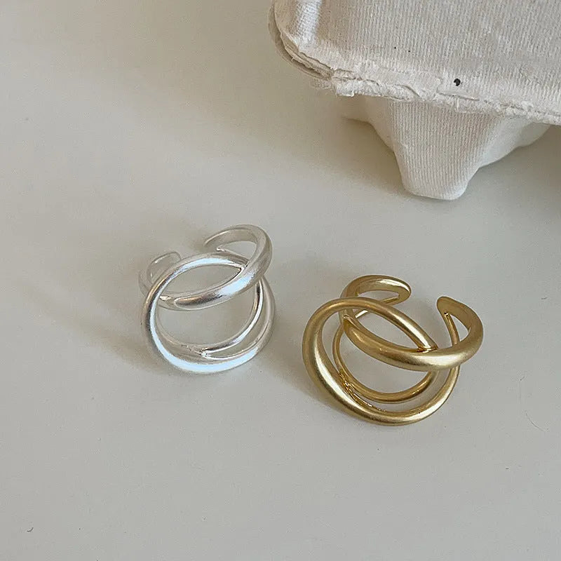 Geometric interlaced matte metal open ring for women in gold or silver electroplated finish